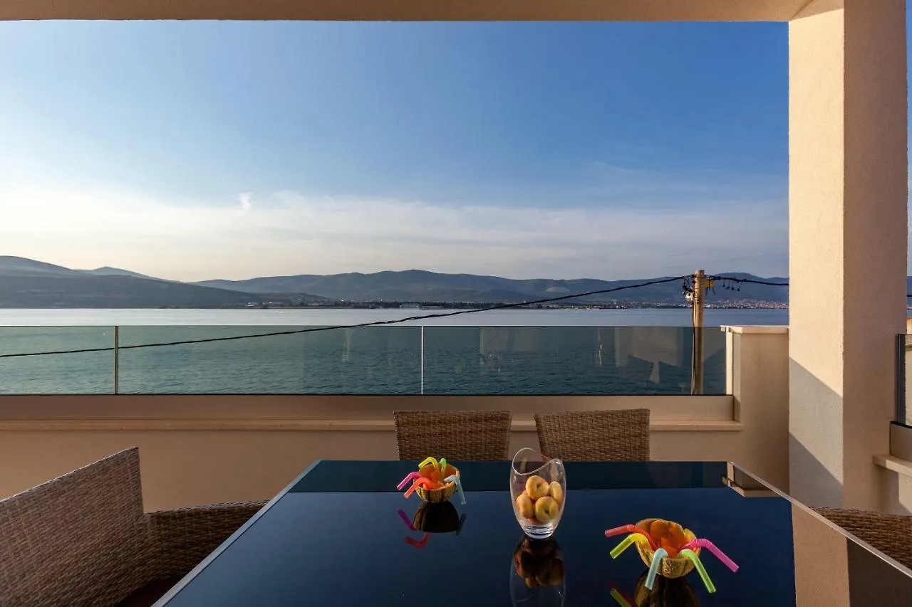Luxury Villa Aria, Apartment تروغير