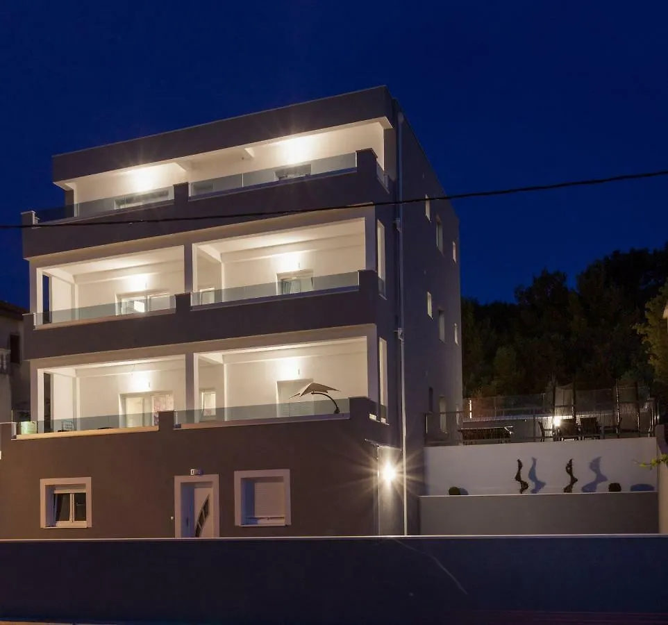 Luxury Villa Aria, Apartment تروغير